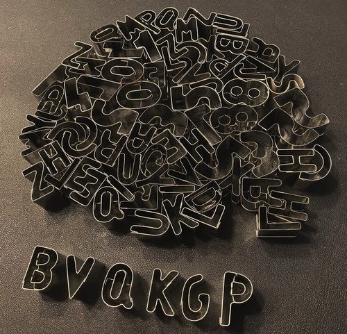 Ausstecher buchstaben und - buchstaben,